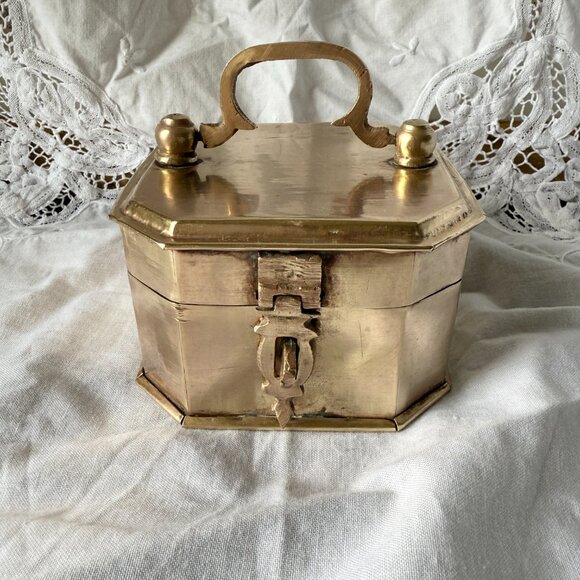 Vintage Solid Brass Trinket Box with Handle Small Storage / Keepsake Organizer - Picture 2 of 10